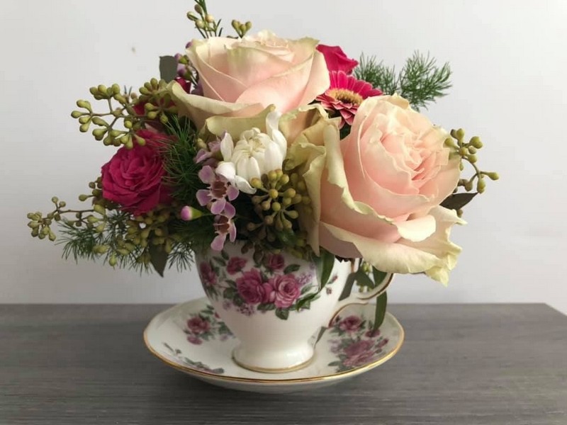 Tea Cup full of roses 
